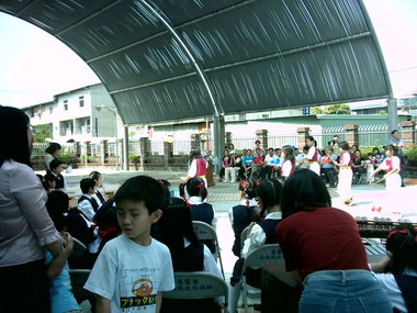 集集鎮立游泳池舉行重新開幕(圖)