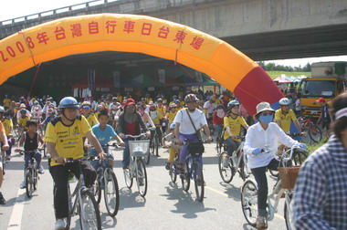 台東森林公園騎腳踏車可健身也減碳(圖)