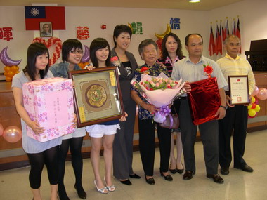 南投市97年模範母親表揚三十五位模範母親(圖)