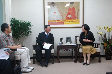 嘉義縣長拜會新任故宮院長周功鑫(圖)