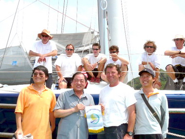 張通榮歡迎法籍帆船吉塔娜13號蒞臨(圖)