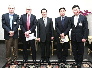 副總統蕭萬長接見卡萊爾集團執行長(圖)