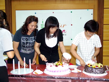 救國團真善美聯誼會舉辦五月份慶生活動(圖)