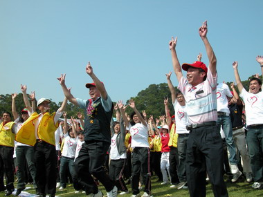 縣府舉辦快樂志工.貓貍發光活動 慶祝志工日(圖)