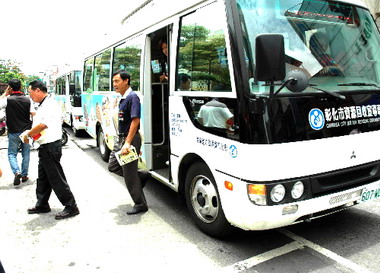 免費資源回收宣導巴士２７日開始營運(圖)