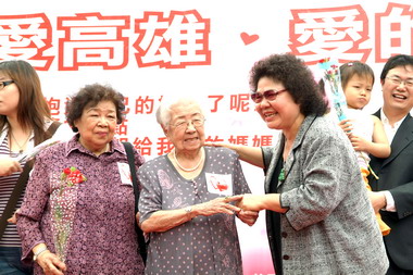 高雄舉辦母親節慶祝活動(圖)