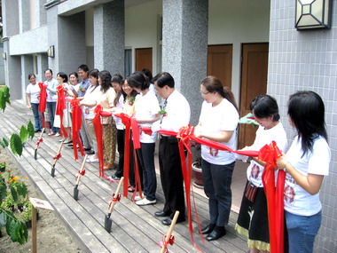勵馨基金會舉辦安置家園植樹活動(圖)