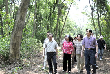 客委會主委黃玉振視察苗栗客家文化園區(圖)