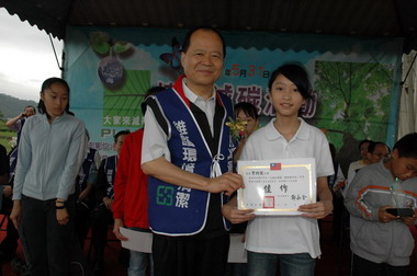 大家來減碳  簡單護地球植樹減碳活動(圖)