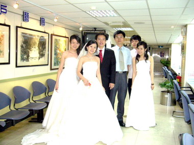 結婚改採登記婚新制上路新人圓滿完成(圖)