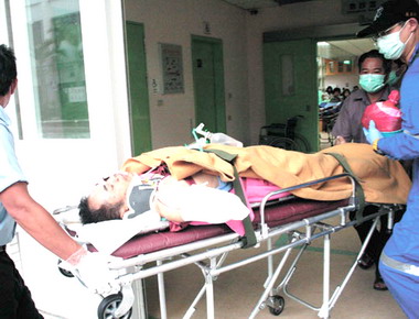 墜機負傷正副駕駛興航自行後送(圖)