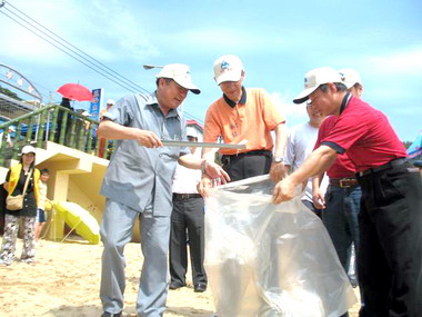 基隆迎接龍舟賽到來今舉行春季淨灘活動(圖)