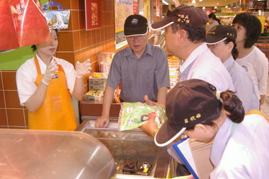 抽查端午節食品保障民眾安全(圖)