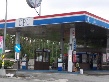 油價上漲 加油站已無「排隊加油」人潮(圖)