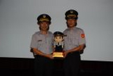 嘉市警察耐心開導尋短女成功解救阻止悲劇(圖)