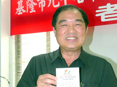 議員建議設置「橋下橋」供搭車民眾通行(圖)