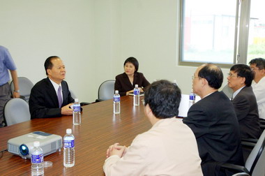 新竹縣長鄭永金爭取興建醫學中心(圖)