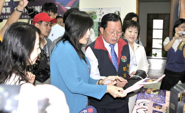 青輔會飛雁育成班首次苗栗開課(圖)