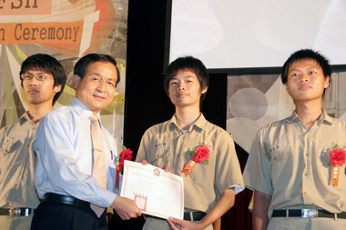 國立台南一中畢業典禮(圖)