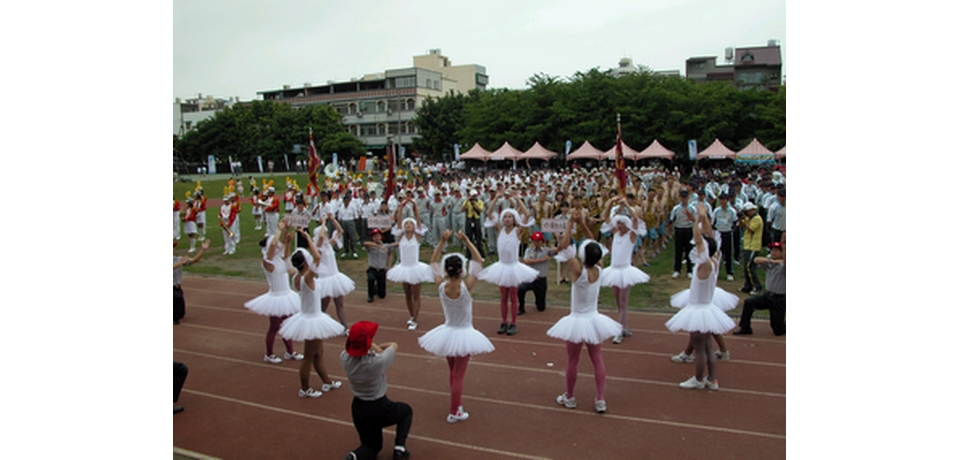 慶祝警察節苗栗縣舉辦警民武林趣味大賽(圖)