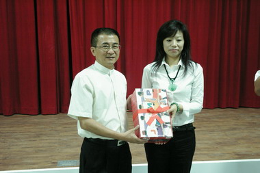 永天聖道寶禪院募集了499雙運動鞋(圖)