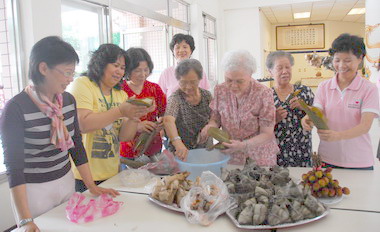 端午佳節近粽葉開始飄香(圖)