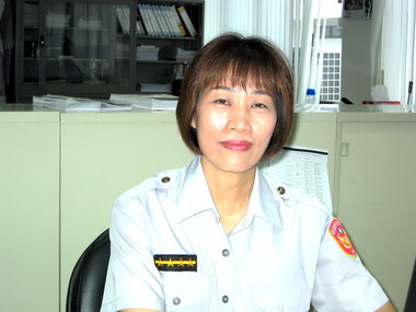 女警邵清琴認養貧童25年(圖)