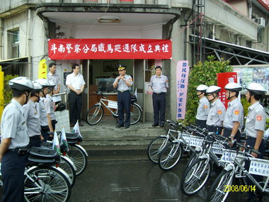 簡單巡邏靠鐵馬(圖)