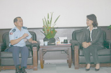 空軍志航基地新任朱安南聯隊長拜訪縣府(圖)