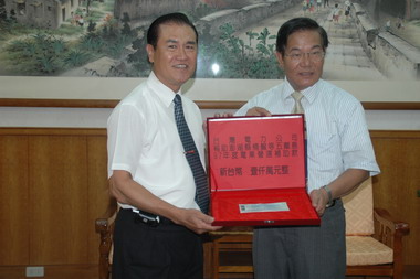 台電公司致贈離島千萬元發電協助金(圖)