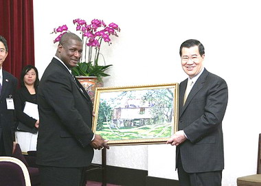 蕭萬長會晤聖露西亞總理金恩(圖)