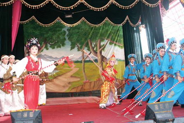 古地城隍千秋高甲戲連日公演(圖)