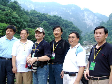 台灣記者採訪黔南驚艷山水之美(圖)