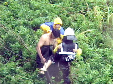 受困沙洲民眾安全救出(圖)