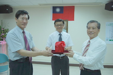 國立臺中圖書館卸任暨新任館長交接(圖)