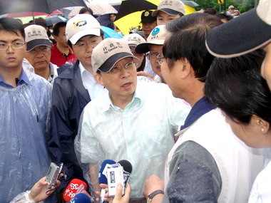 劉兆玄視察南投災情(圖)