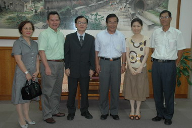 空中大學校長陳松柏拜會澎湖縣長(圖)