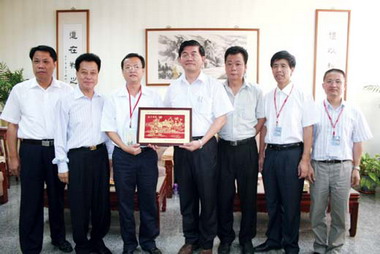 翔安區人民政府副區長陳春夏拜訪縣議會(圖)