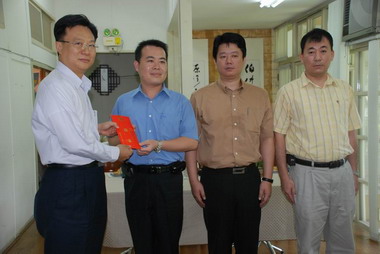 彰化縣長頒獎予警察局緝毒有功人員(圖)