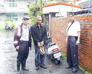 颱風天查獲竊賊(圖)