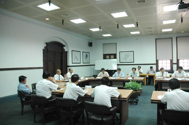 林政則舉行檢討市務會議(圖)