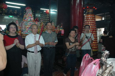 市長參加普天宮關聖帝君聖誕千秋祈安法會(圖)