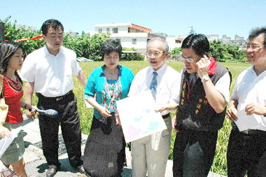 林政則視察中清路12米道路拓寬工程(圖)