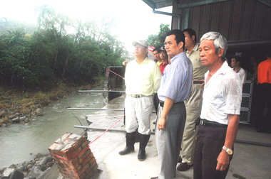 鹿滿村地基掏空居民撒離(圖)