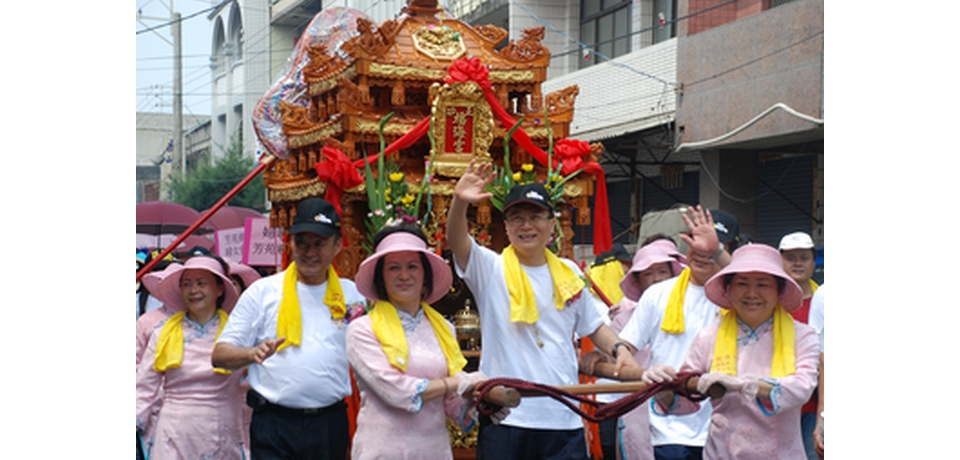 王功漁火節祈福踩街淨港活動(圖)