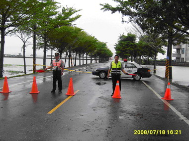 卡玫基颱風重創，斗南警分局忙於疏散救災(圖)