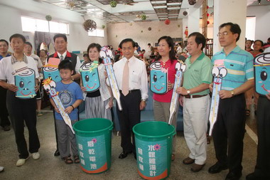 廢乾電池及水銀體溫計回收日擴大宣導活動(圖)