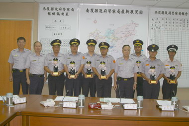 林一民表揚員警英勇救災事蹟(圖)