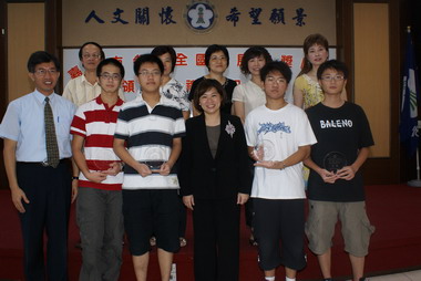 榮獲全國科展團體組第二名 市長頒獎表揚(圖)