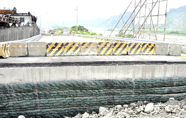 劉政鴻勘查卓蘭地區急需改善工程(圖)